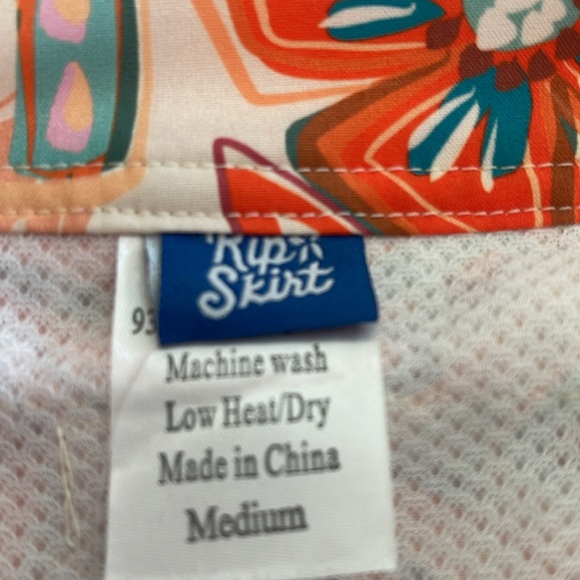 NWT!! Ripskirt Hawaii skirt in pinwheels pattern. - Picture 2 of 4